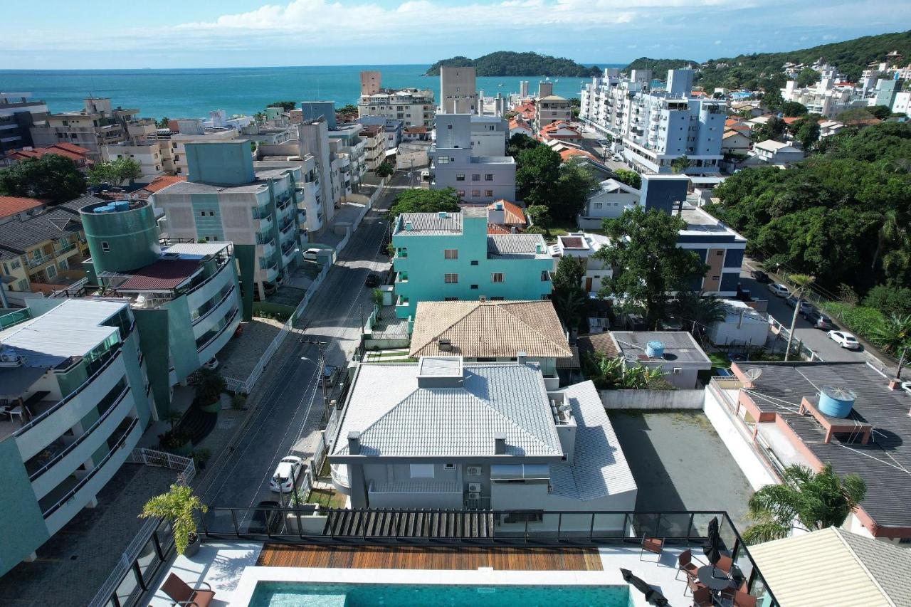 Adra 106 - Apartamento No Centro De Bombinhas - Rooftop Com Piscina E Academia - A Poucos Metros Da Praia - Exterior photo